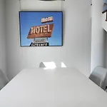 Mountain & Sea Serenity - Private Pool 펜션 아피프